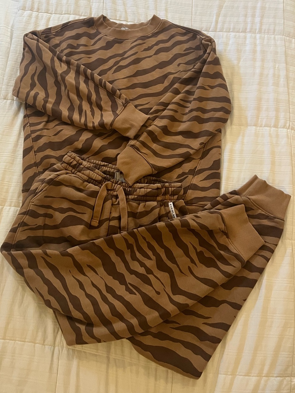Everlane Crewneck and Sweatpants Set Cotton Animal Print Tiger Brown Cocoa